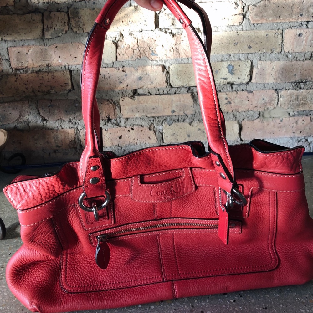 Light red Coach leather  shoulder bag
